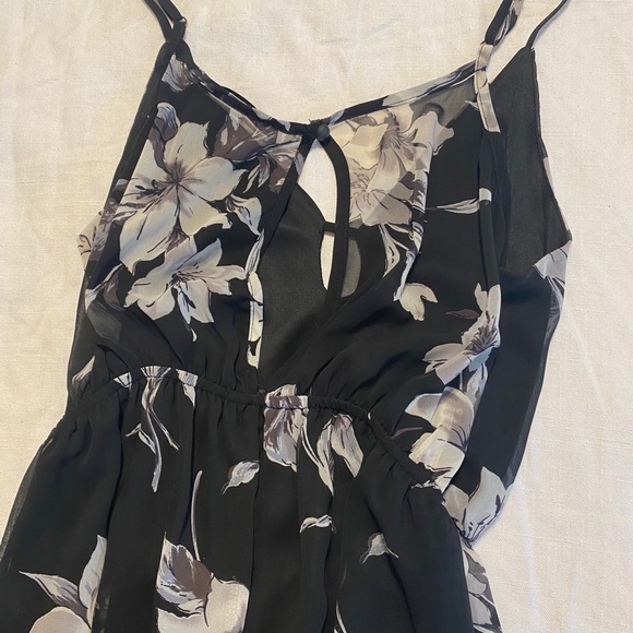 Romper - Picture 2 of 3